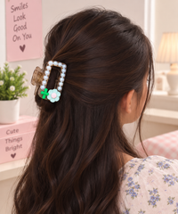 Daisy Sparkle Frame Claw Clip