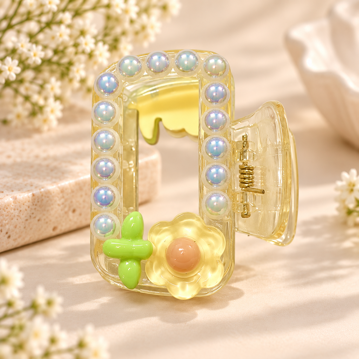 Daisy Sparkle Frame Claw Clip