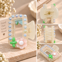 Daisy Sparkle Frame Claw Clip
